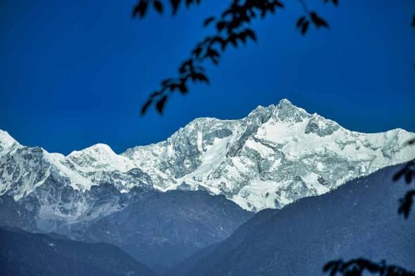 The Complete Pelling Experience: Nature, Culture & Adventure